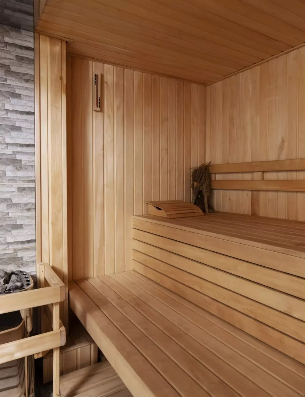 clean-empty-sauna-room